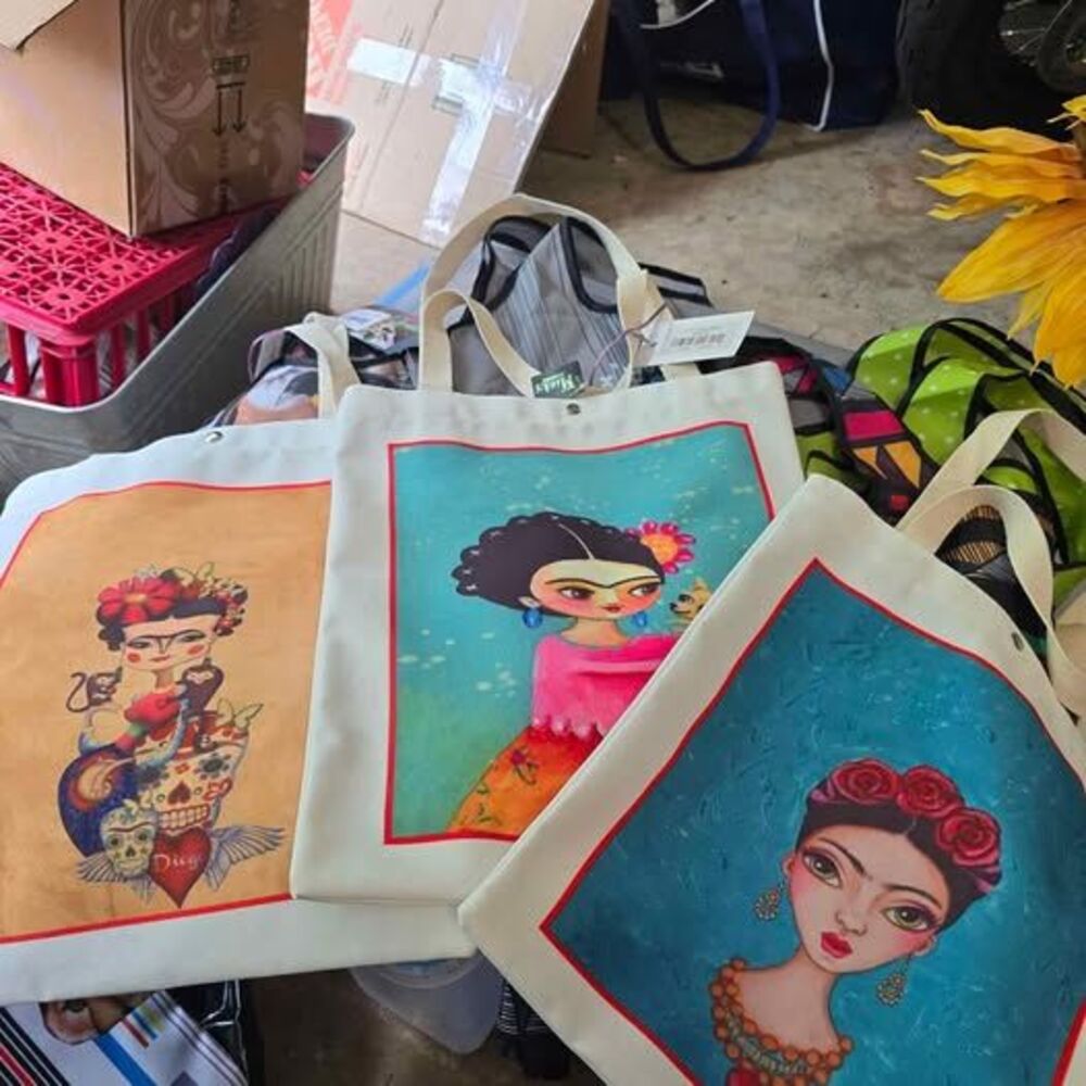 Are you a Frida Kahlo fan?  Tote bags!!